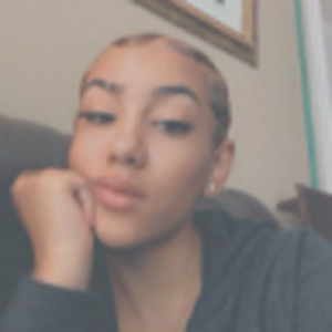 Meet your Posher, Cynthia